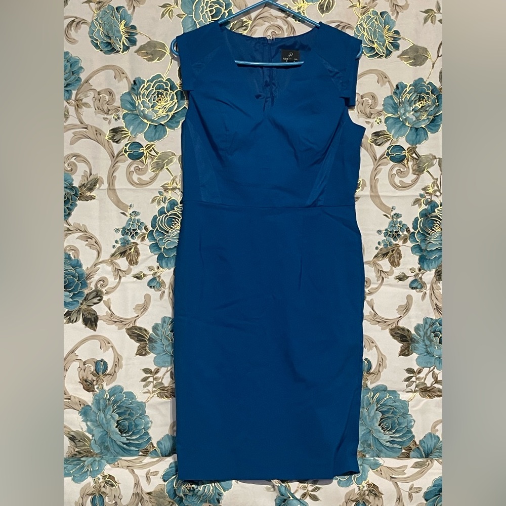 An ADRIANNA PAPELL size US/CAN 12 blue casual formal office midi Dress.